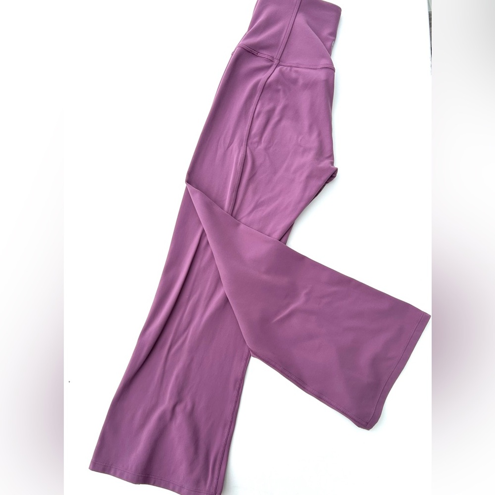Lululemon Add Flare High-Rise Crop 21" in Vintage Plum. Size 4 . Like New - Picture 6 of 12
